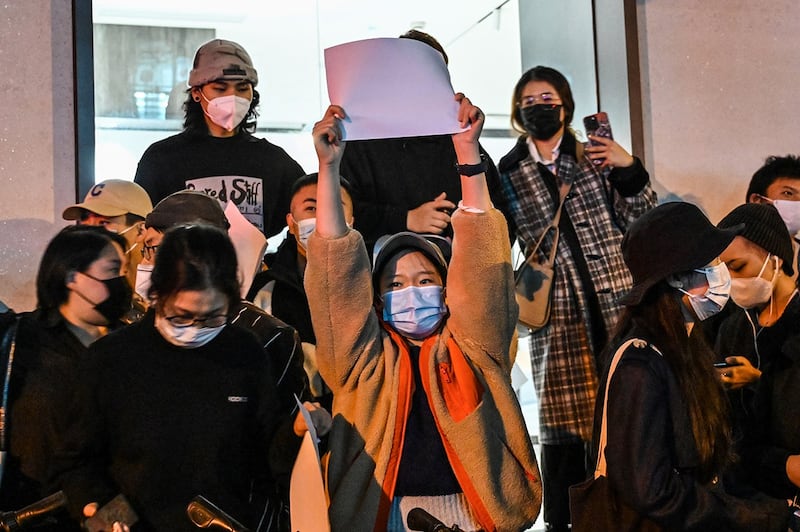 中国全国多地爆发的、以白纸为象征的抗议运动引来世界瞩目。(法新社)